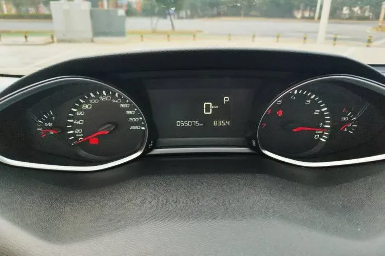 2015 Peugeot 308S 1.2T 136HP L3 6AT,autocango,china used car exporter,china ev exporter,chinese used car exporter,chinese used ev exporter