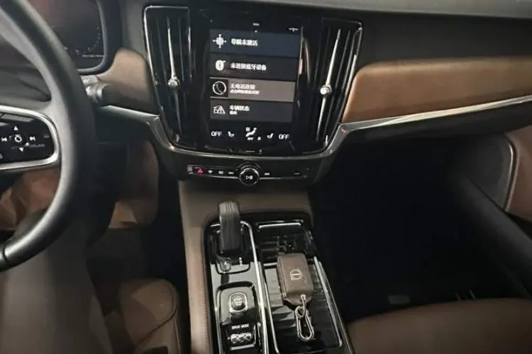 2021 Volvo S90 2.0T 303HP L4 8AT PHEV 11.6KWH,autocango,china used car exporter,china ev exporter,chinese used car exporter,chinese used ev exporter