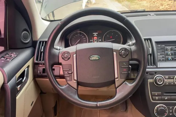 2014 Land Rover Freelander 2 2.2T 190HP L4 6AT,autocango,china used car exporter,china ev exporter,chinese used car exporter,chinese used ev exporter