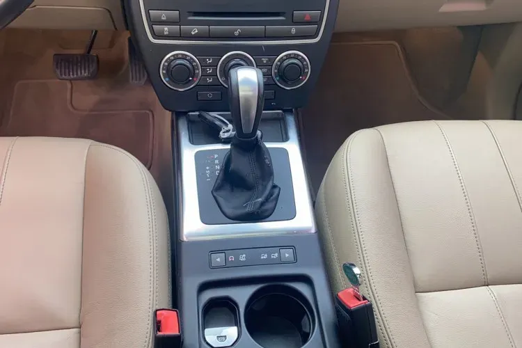 2014 Land Rover Freelander 2 2.2T 190HP L4 6AT,autocango,china used car exporter,china ev exporter,chinese used car exporter,chinese used ev exporter