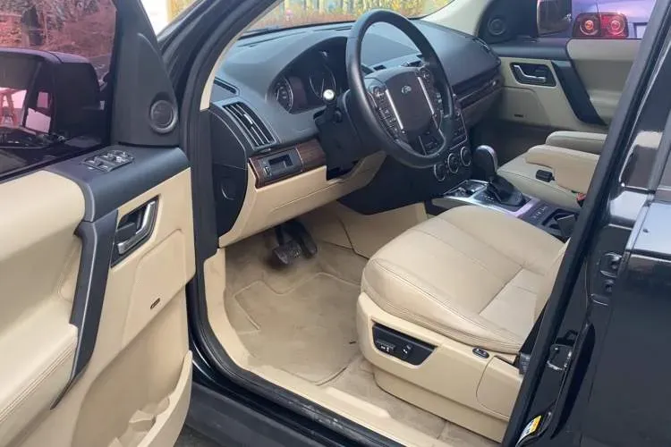 2014 Land Rover Freelander 2 2.2T 190HP L4 6AT,autocango,china used car exporter,china ev exporter,chinese used car exporter,chinese used ev exporter