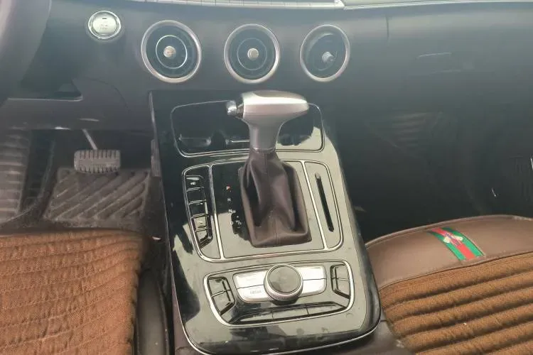 2018 Leopaard Mattu 1.6T 200HP L4 6DCT,autocango,china used car exporter,china ev exporter,chinese used car exporter,chinese used ev exporter