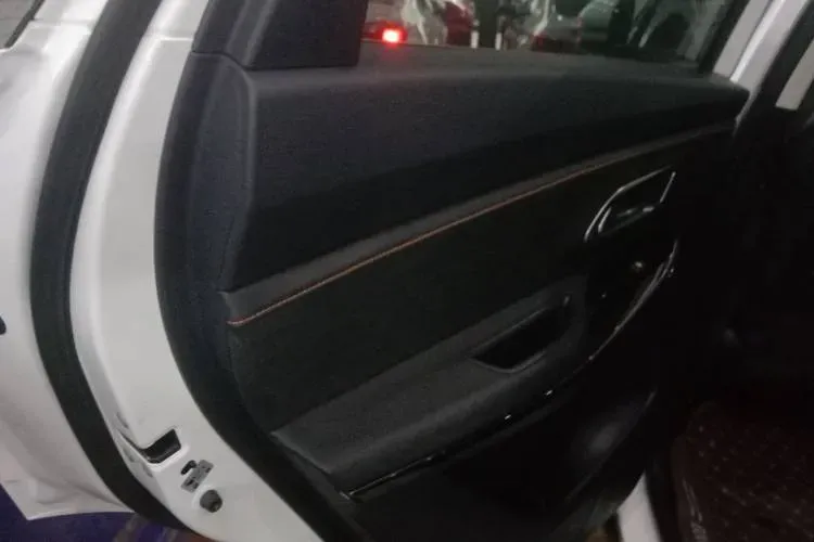 2020 ChangAn Oshan X7 1.5T 178HP L4 7DCT,autocango,china used car exporter,china ev exporter,chinese used car exporter,chinese used ev exporter