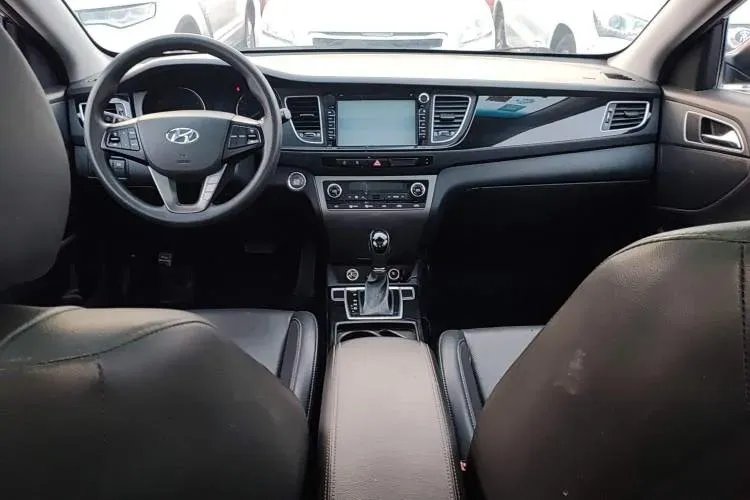 2014 Hyundai Mistra 1.8L 143HP L4 6AT,autocango,china used car exporter,china ev exporter,chinese used car exporter,chinese used ev exporter