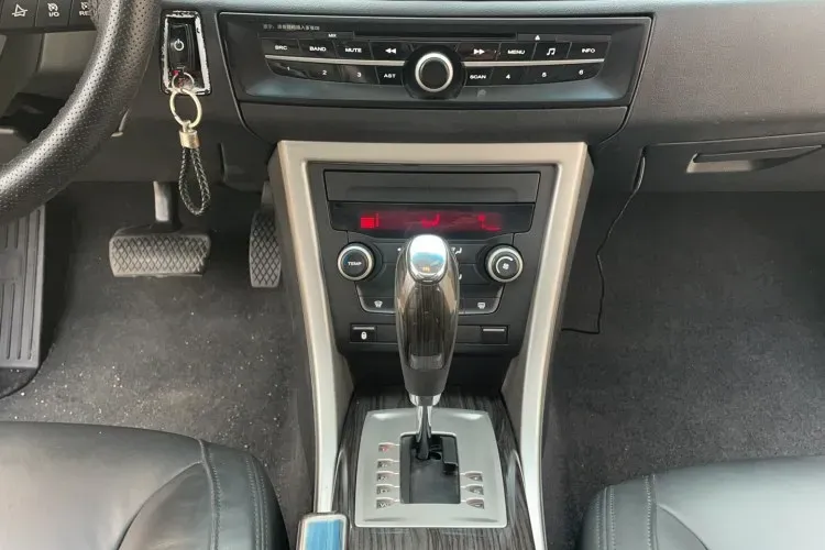 2012 Roewe 550 1.8L 133HP L4 5AT,autocango,china used car exporter,china ev exporter,chinese used car exporter,chinese used ev exporter