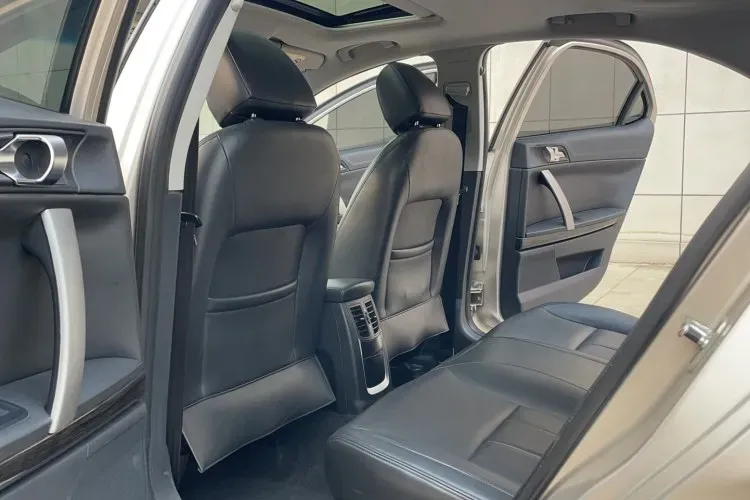 2012 Roewe 550 1.8L 133HP L4 5AT,autocango,china used car exporter,china ev exporter,chinese used car exporter,chinese used ev exporter