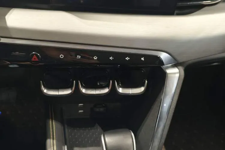 2019 BeiJing Auto X3 1.5T 150HP L4 CVT,autocango,china used car exporter,china ev exporter,chinese used car exporter,chinese used ev exporter