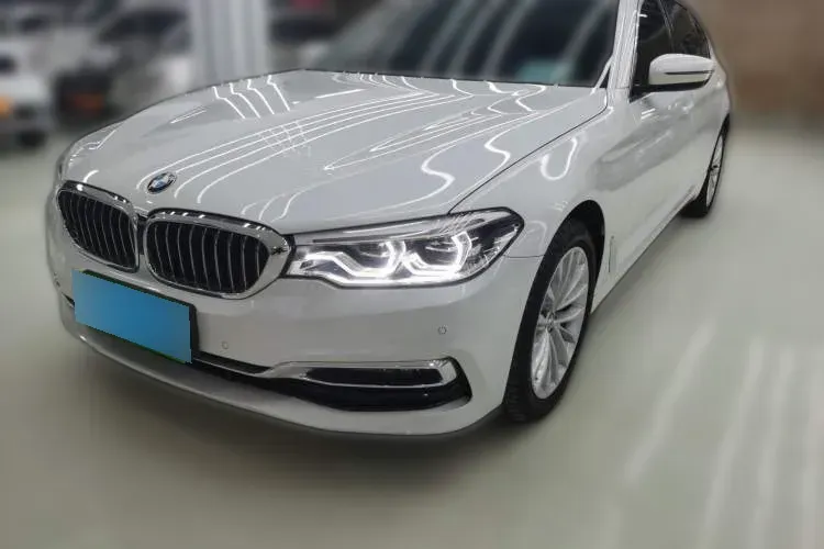 2019 BMW 5 Series 2.0T 252HP L4 8AT,autocango,china used car exporter,china ev exporter,chinese used car exporter,chinese used ev exporter