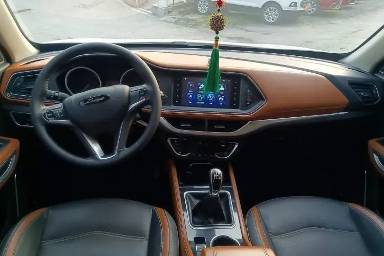 2017 Zotye T300 1.5L 112HP L4 5MT,autocango,china used car exporter,china ev exporter,chinese used car exporter,chinese used ev exporter