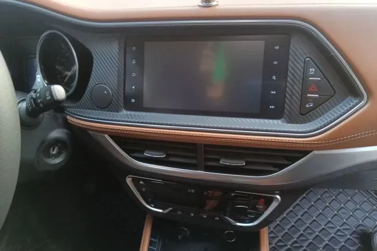 2017 Zotye T300 1.5L 112HP L4 5MT,autocango,china used car exporter,china ev exporter,chinese used car exporter,chinese used ev exporter