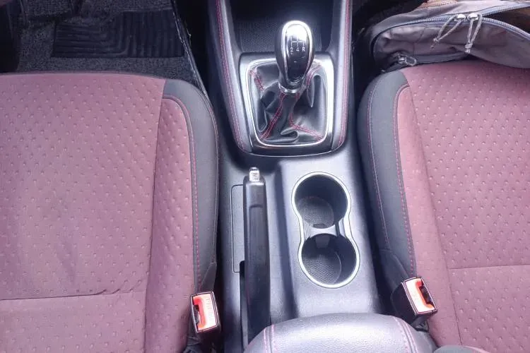 2017 ChangAn Oshan A800 1.6L 125HP L4 5MT,autocango,china used car exporter,china ev exporter,chinese used car exporter,chinese used ev exporter