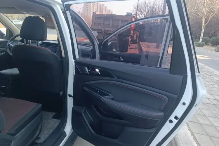 2017 ChangAn Oshan A800 1.6L 125HP L4 5MT,autocango,china used car exporter,china ev exporter,chinese used car exporter,chinese used ev exporter