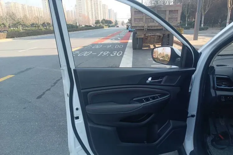 2017 ChangAn Oshan A800 1.6L 125HP L4 5MT,autocango,china used car exporter,china ev exporter,chinese used car exporter,chinese used ev exporter