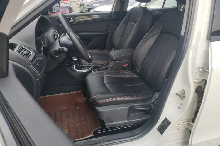 2014 Brilliance Auto V5 1.5T 150HP L4 5AT,autocango,china used car exporter,china ev exporter,chinese used car exporter,chinese used ev exporter