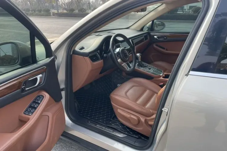 2017 Zotye SR9 2.0T 190HP L4 6DCT,autocango,china used car exporter,china ev exporter,chinese used car exporter,chinese used ev exporter