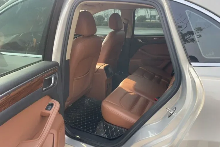 2017 Zotye SR9 2.0T 190HP L4 6DCT,autocango,china used car exporter,china ev exporter,chinese used car exporter,chinese used ev exporter