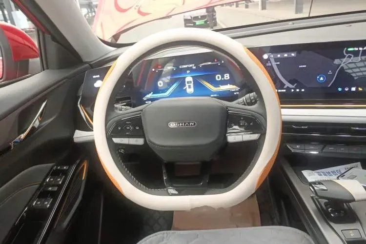 2023 ChangAn Oshan X5 Plus 1.5T 188HP L4 7DCT,autocango,china used car exporter,china ev exporter,chinese used car exporter,chinese used ev exporter