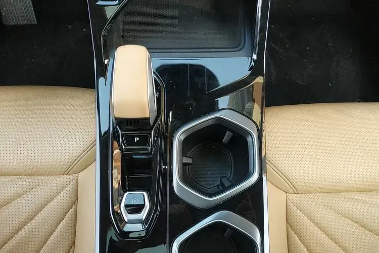 2023 Geely StarRay 2.0T 218HP L4 7DCT,autocango,china used car exporter,china ev exporter,chinese used car exporter,chinese used ev exporter