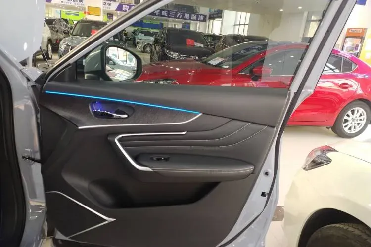 2023 Venucia Grand V DD-i 1.5T 163HP L4 E-CVT PHEV 18.4KWH,autocango,china used car exporter,china ev exporter,chinese used car exporter,chinese used ev exporter