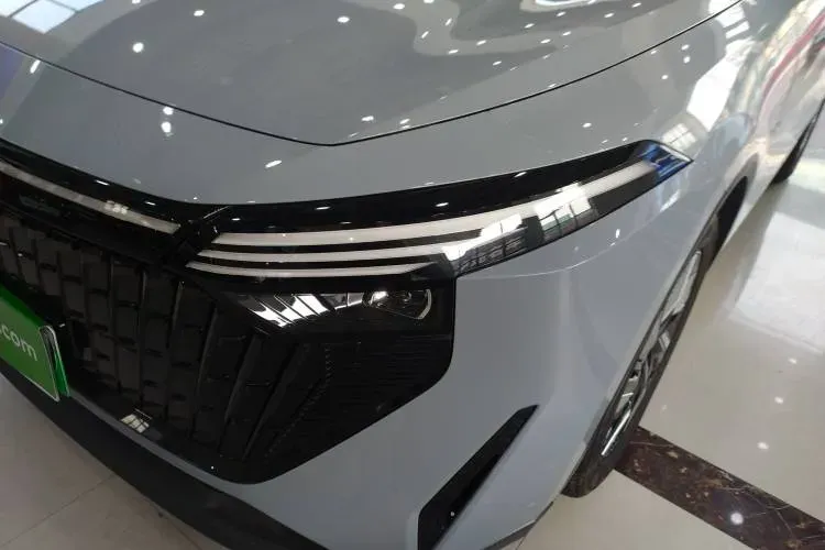 2023 Venucia Grand V DD-i 1.5T 163HP L4 E-CVT PHEV 18.4KWH,autocango,china used car exporter,china ev exporter,chinese used car exporter,chinese used ev exporter