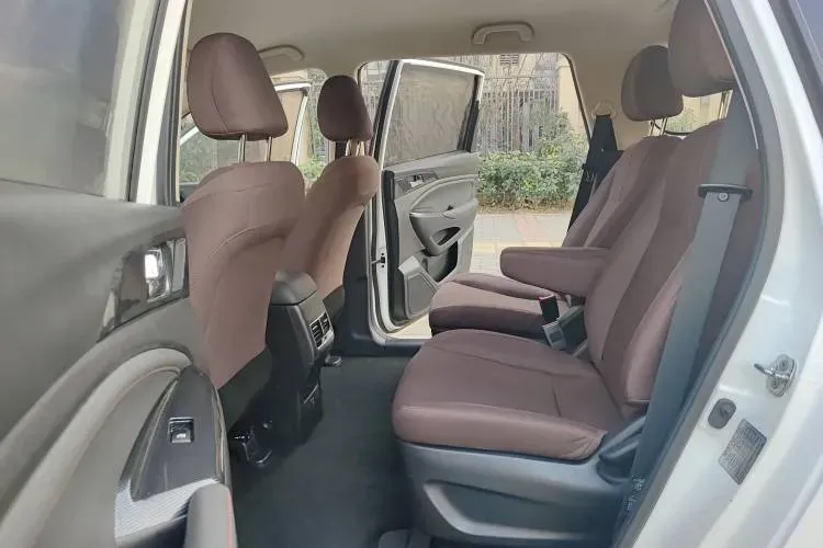 2017 ChangAn Oshan A800 1.6L 125HP L4 5MT,autocango,china used car exporter,china ev exporter,chinese used car exporter,chinese used ev exporter