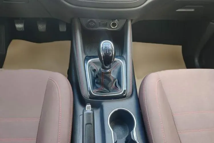 2017 ChangAn Oshan A800 1.6L 125HP L4 5MT,autocango,china used car exporter,china ev exporter,chinese used car exporter,chinese used ev exporter