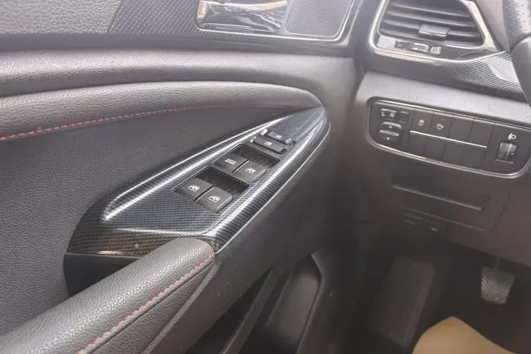 2017 ChangAn Oshan A800 1.6L 125HP L4 5MT,autocango,china used car exporter,china ev exporter,chinese used car exporter,chinese used ev exporter