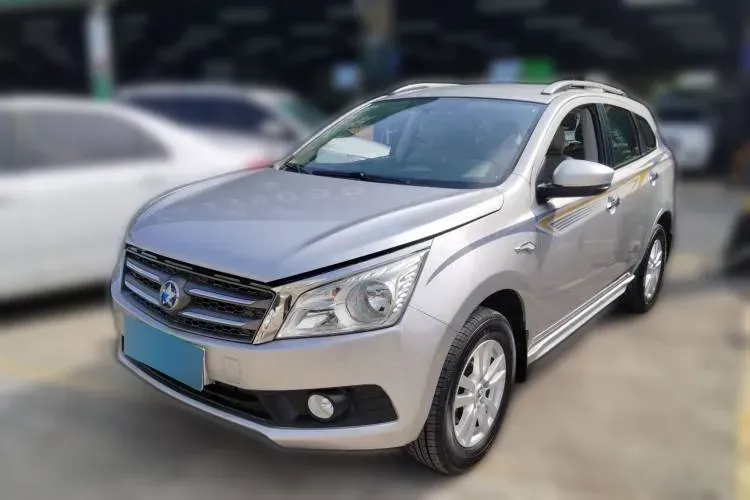 2015 Venucia T70 2.0L 144HP L4 CVT,autocango,china used car exporter,china ev exporter,chinese used car exporter,chinese used ev exporter