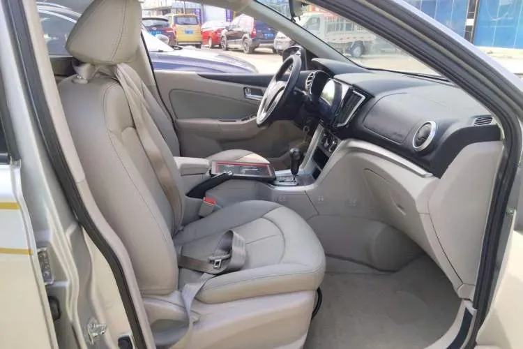 2015 Venucia T70 2.0L 144HP L4 CVT,autocango,china used car exporter,china ev exporter,chinese used car exporter,chinese used ev exporter