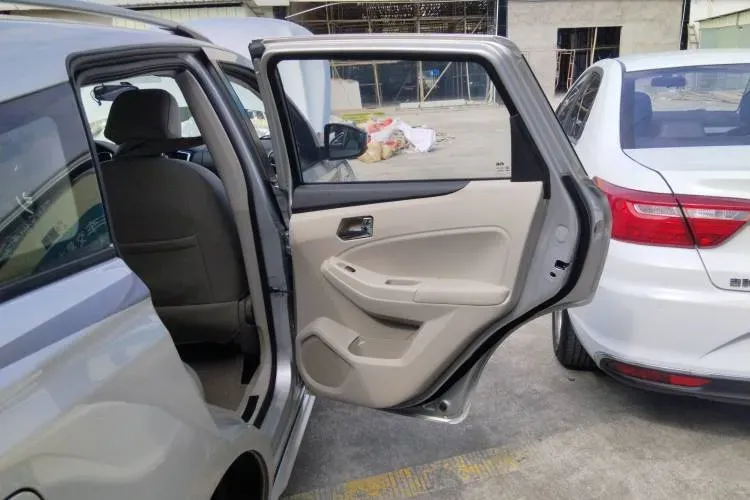 2015 Venucia T70 2.0L 144HP L4 CVT,autocango,china used car exporter,china ev exporter,chinese used car exporter,chinese used ev exporter