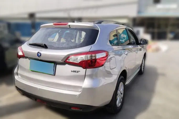 2015 Venucia T70 2.0L 144HP L4 CVT,autocango,china used car exporter,china ev exporter,chinese used car exporter,chinese used ev exporter