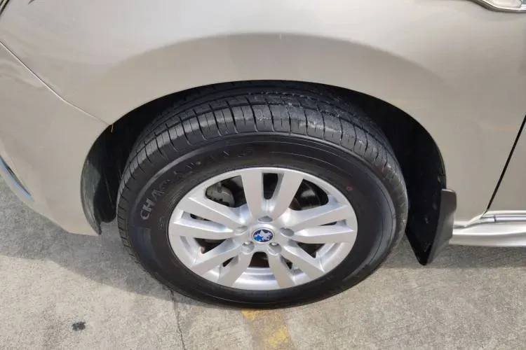 2015 Venucia T70 2.0L 144HP L4 CVT,autocango,china used car exporter,china ev exporter,chinese used car exporter,chinese used ev exporter