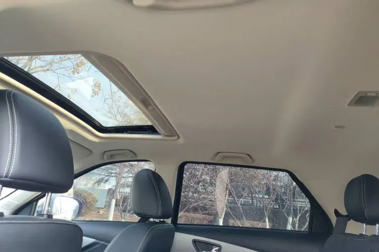 2019 DongFeng Fengon Fengon S560 1.8L 139HP L4 CVT,autocango,china used car exporter,china ev exporter,chinese used car exporter,chinese used ev exporter