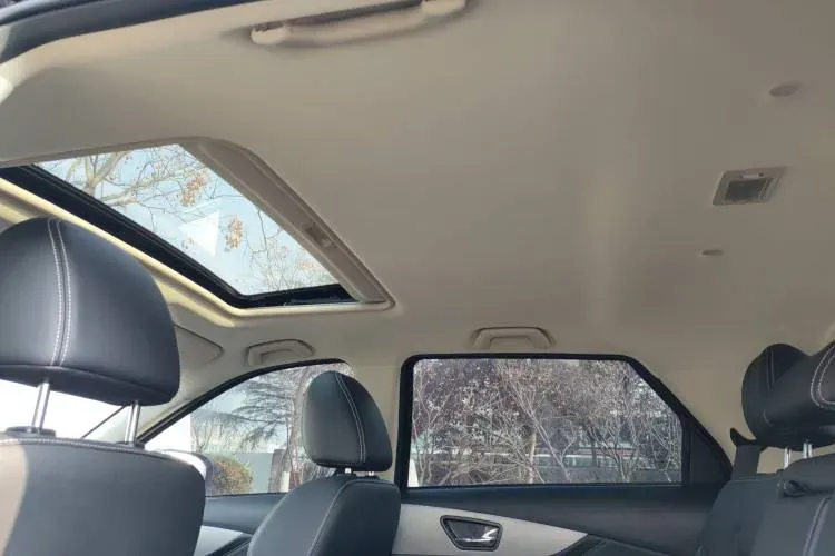 2019 DongFeng Fengon Fengon S560 1.8L 139HP L4 CVT,autocango,china used car exporter,china ev exporter,chinese used car exporter,chinese used ev exporter