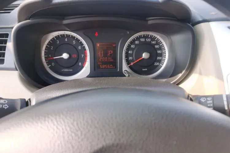 2013 Venucia R50 1.6L 117HP L4 4AT,autocango,china used car exporter,china ev exporter,chinese used car exporter,chinese used ev exporter