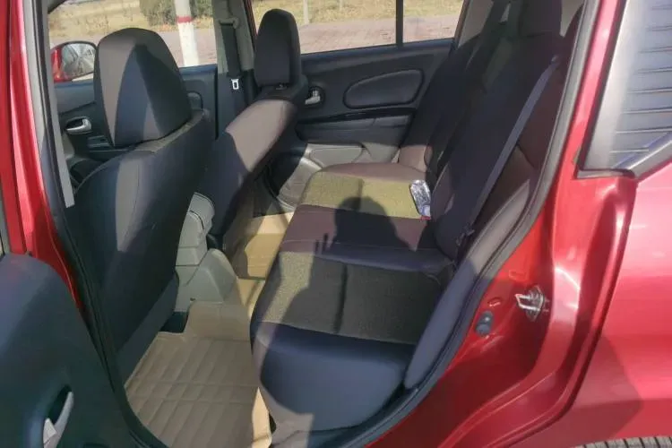 2013 Venucia R50 1.6L 117HP L4 4AT,autocango,china used car exporter,china ev exporter,chinese used car exporter,chinese used ev exporter