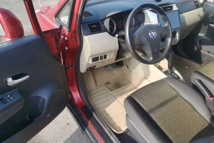 2013 Venucia R50 1.6L 117HP L4 4AT,autocango,china used car exporter,china ev exporter,chinese used car exporter,chinese used ev exporter