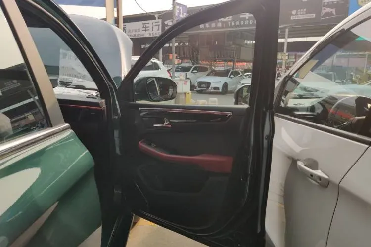 2022 SWM G05 1.5T 156HP L4 7DCT,autocango,china used car exporter,china ev exporter,chinese used car exporter,chinese used ev exporter