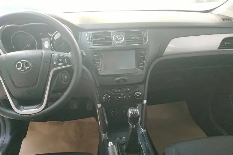 2016 BeiJing Auto Senova X55 1.5L 116HP L4 5MT,autocango,china used car exporter,china ev exporter,chinese used car exporter,chinese used ev exporter