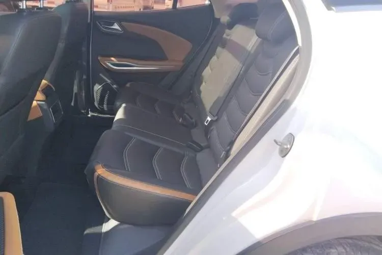 2017 Zotye T300 1.5L 112HP L4 5MT,autocango,china used car exporter,china ev exporter,chinese used car exporter,chinese used ev exporter