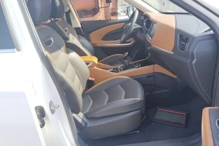 2017 Zotye T300 1.5L 112HP L4 5MT,autocango,china used car exporter,china ev exporter,chinese used car exporter,chinese used ev exporter