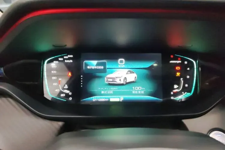 2021 DongFeng Aeolus YiXuan MAX 1.5T 190HP L4 7DCT,autocango,china used car exporter,china ev exporter,chinese used car exporter,chinese used ev exporter