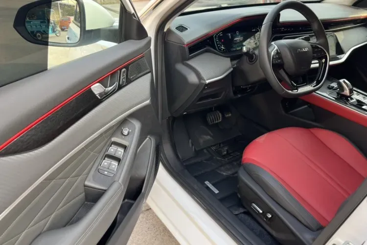 2021 DongFeng Aeolus YiXuan MAX 1.5T 190HP L4 7DCT,autocango,china used car exporter,china ev exporter,chinese used car exporter,chinese used ev exporter