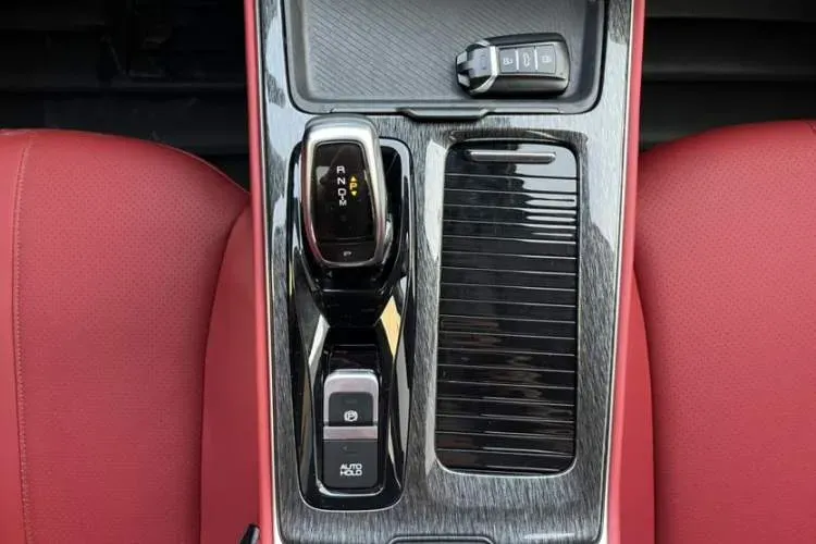 2021 DongFeng Aeolus YiXuan MAX 1.5T 190HP L4 7DCT,autocango,china used car exporter,china ev exporter,chinese used car exporter,chinese used ev exporter