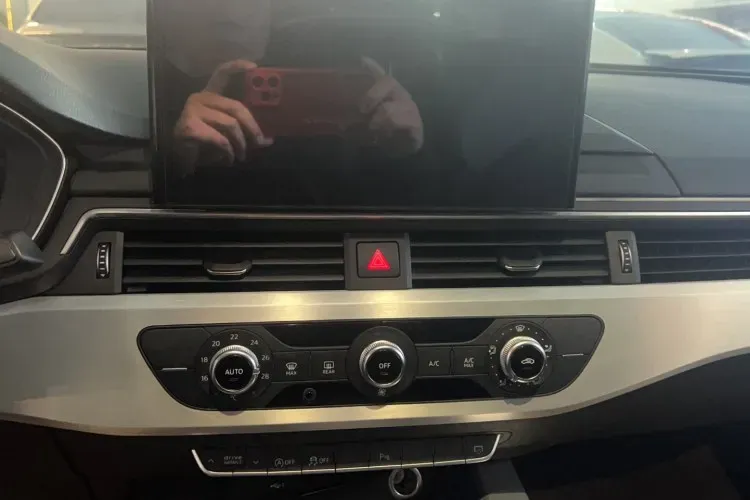 2020 Audi A4L 2.0T 190HP L4 7DCT,autocango,china used car exporter,china ev exporter,chinese used car exporter,chinese used ev exporter