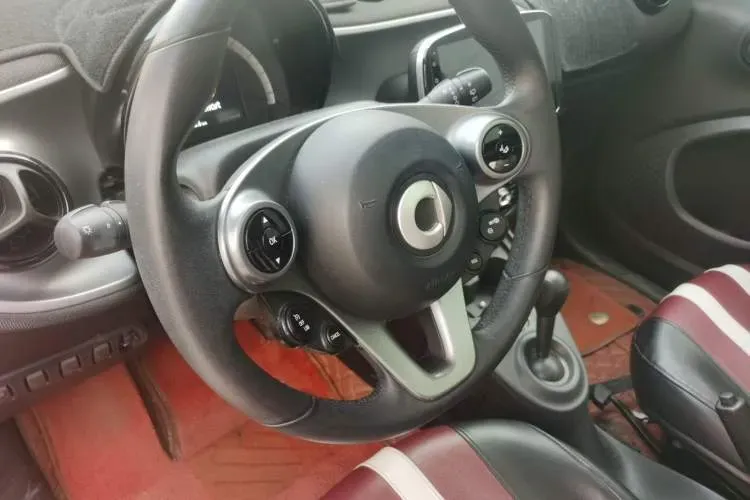 2018 Smart smart fortwo 1.0L 71HP L3 6DCT,autocango,china used car exporter,china ev exporter,chinese used car exporter,chinese used ev exporter