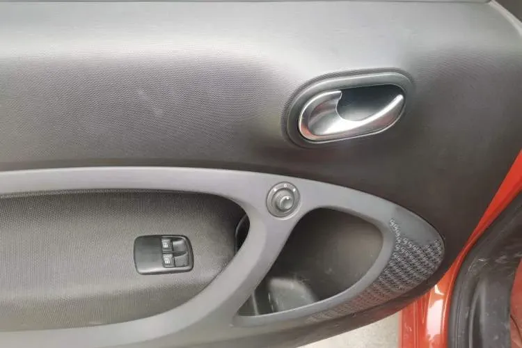 2018 Smart smart fortwo 1.0L 71HP L3 6DCT,autocango,china used car exporter,china ev exporter,chinese used car exporter,chinese used ev exporter