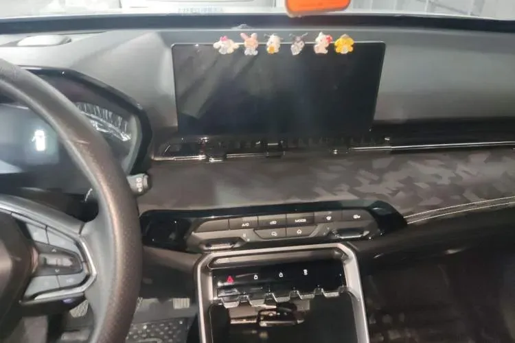 2020 BaoJun RS-3 1.5L 99HP L4 6MT,autocango,china used car exporter,china ev exporter,chinese used car exporter,chinese used ev exporter