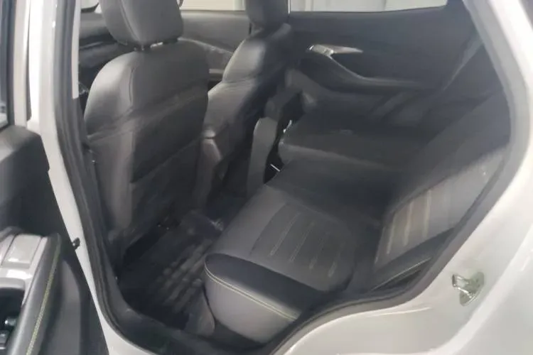 2020 BaoJun RS-3 1.5L 99HP L4 6MT,autocango,china used car exporter,china ev exporter,chinese used car exporter,chinese used ev exporter