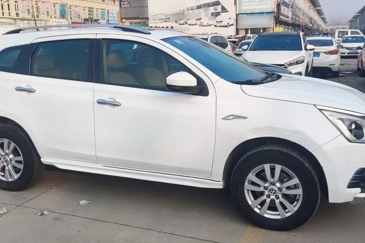 2015 Venucia T70 2.0L 144HP L4 CVT,autocango,china used car exporter,china ev exporter,chinese used car exporter,chinese used ev exporter